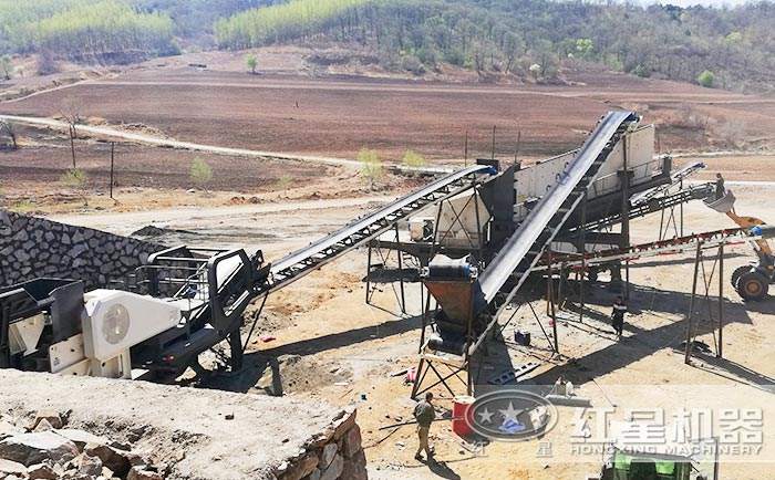 輪胎流動(dòng)碎石機(jī)生產(chǎn)現(xiàn)場(chǎng)
