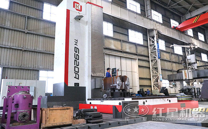 紅星履帶式移動(dòng)破碎機(jī)生產(chǎn)廠家