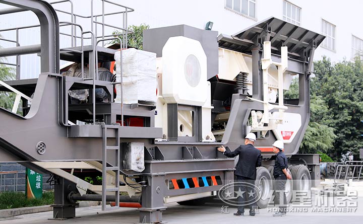 客戶到廠考察，紅星銷售人員一對(duì)一講解