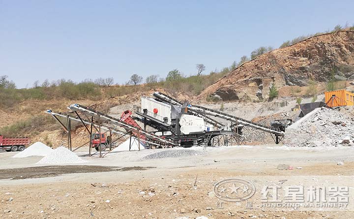 移動(dòng)碎石子機(jī)現(xiàn)場(chǎng)