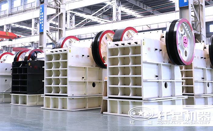 大型鄂式碎石機(jī)