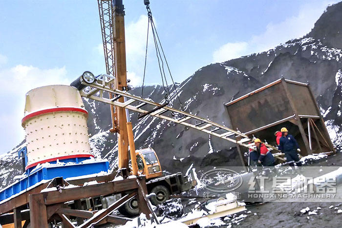 復(fù)合式破碎機制沙現(xiàn)場