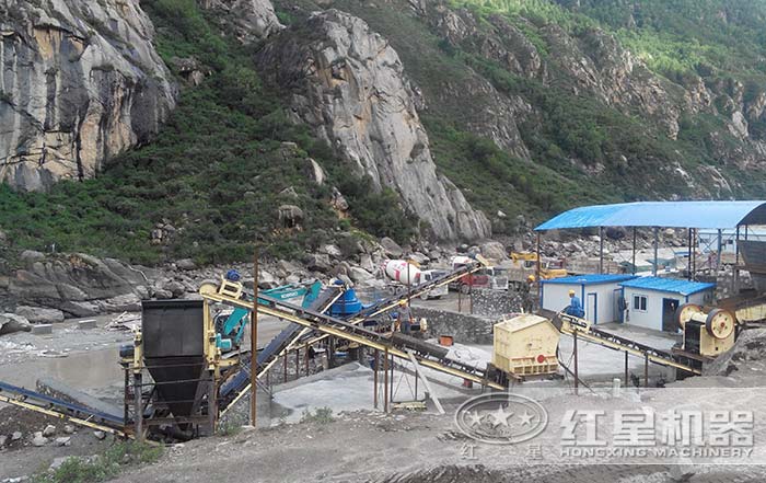 花崗巖破碎生產(chǎn)線之所選設(shè)備-鄂破（粗破）、反擊破（細破）、制砂機（制砂）