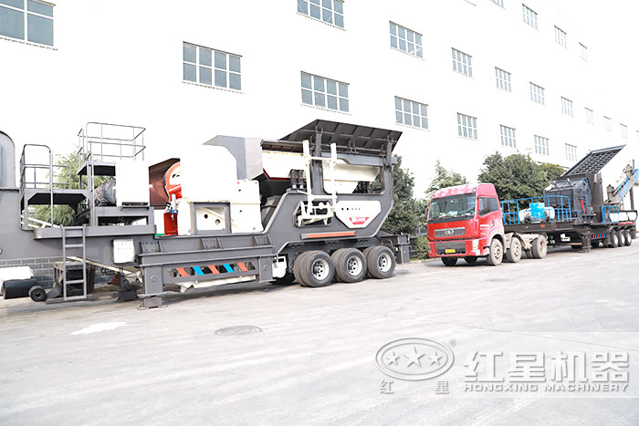 紅星機(jī)器時(shí)產(chǎn)量1000噸移動碎石機(jī)