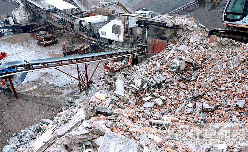 建筑垃圾破碎現(xiàn)場(chǎng)