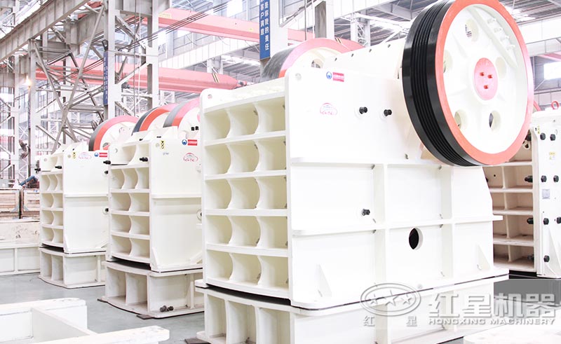 德版顎式粉碎石頭機(jī)