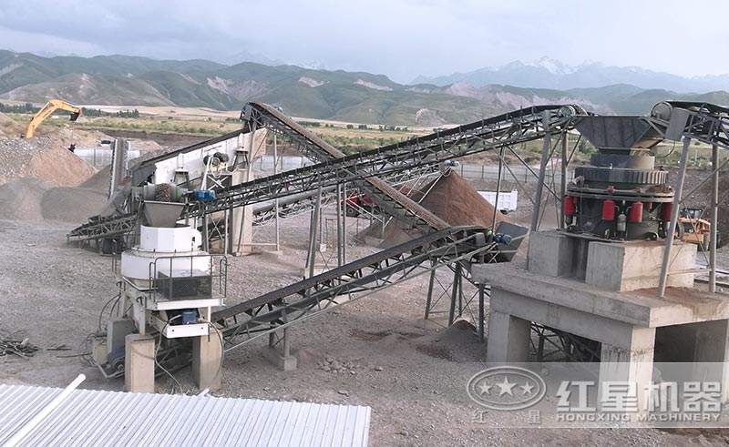 時(shí)產(chǎn)200噸河石碎沙機(jī)生產(chǎn)線現(xiàn)場