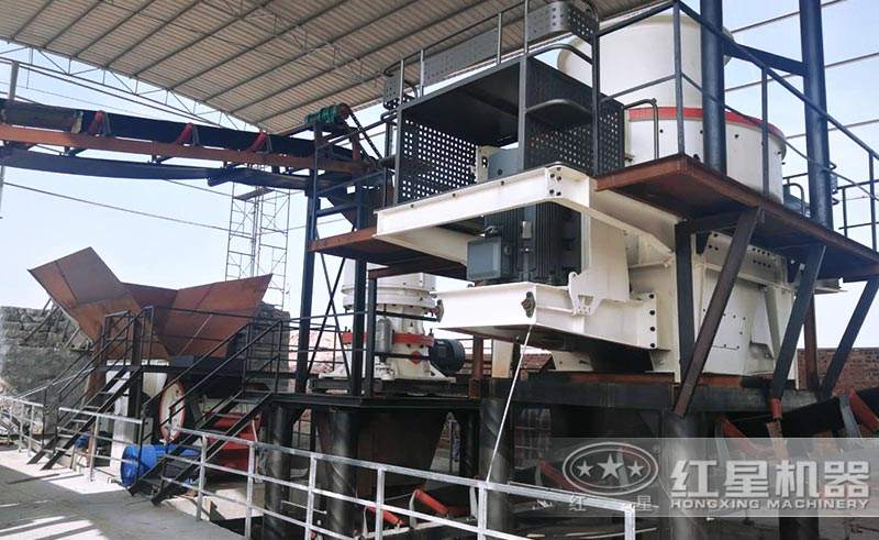 石頭破碎生產(chǎn)設(shè)備安裝中