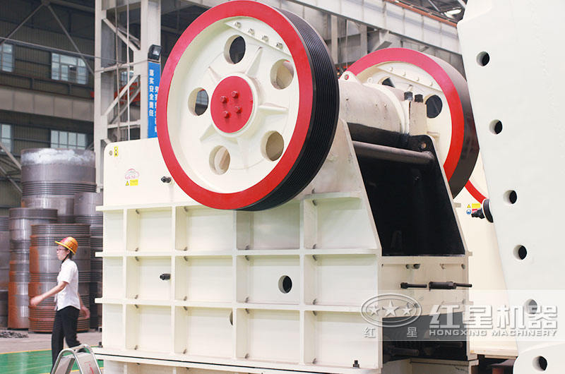 大型巖石破碎機之顎式破碎機