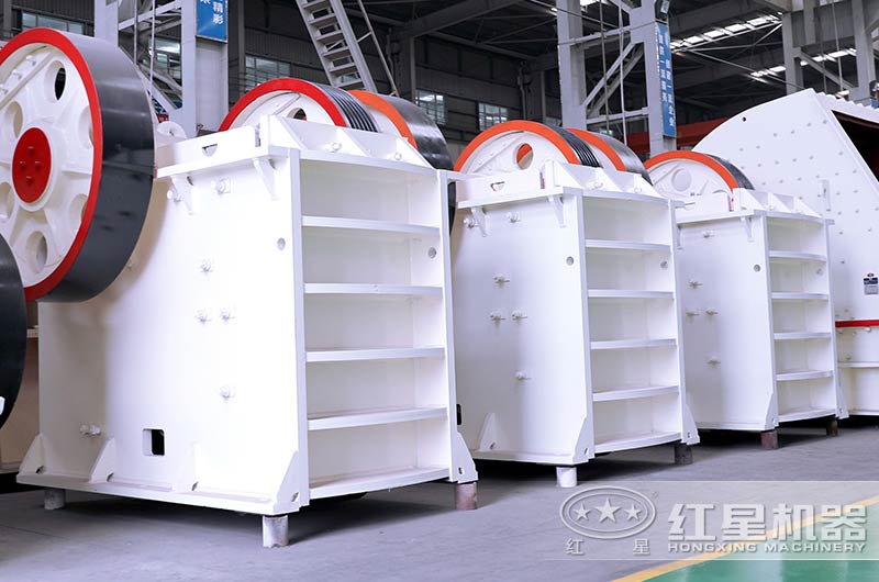 多種型號的顎式破碎機(jī)