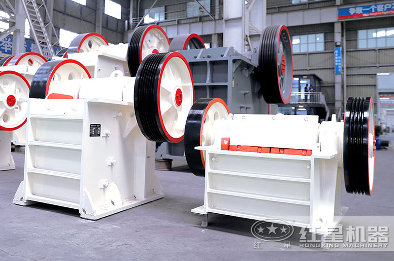 鄂式細(xì)破碎機(jī)圖片