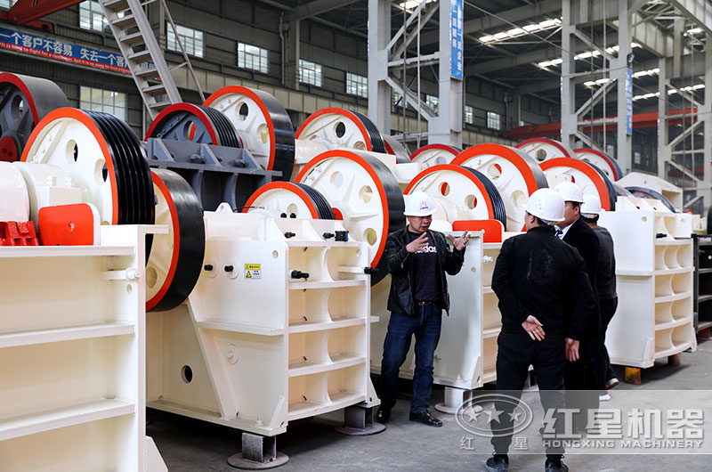 客戶來廠參觀PE1500*1800顎式破碎機