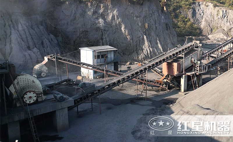 單臺(tái)重錘破生產(chǎn)現(xiàn)場(chǎng)