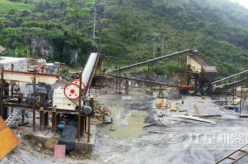 碎石生產(chǎn)現(xiàn)場(chǎng)