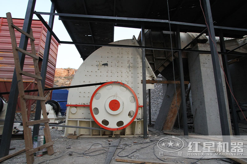 錘破玄武巖石子生產(chǎn)線現(xiàn)場
