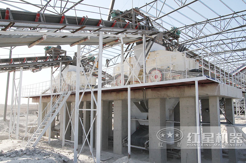 反擊式破碎機(jī)作業(yè)現(xiàn)場(chǎng)實(shí)拍